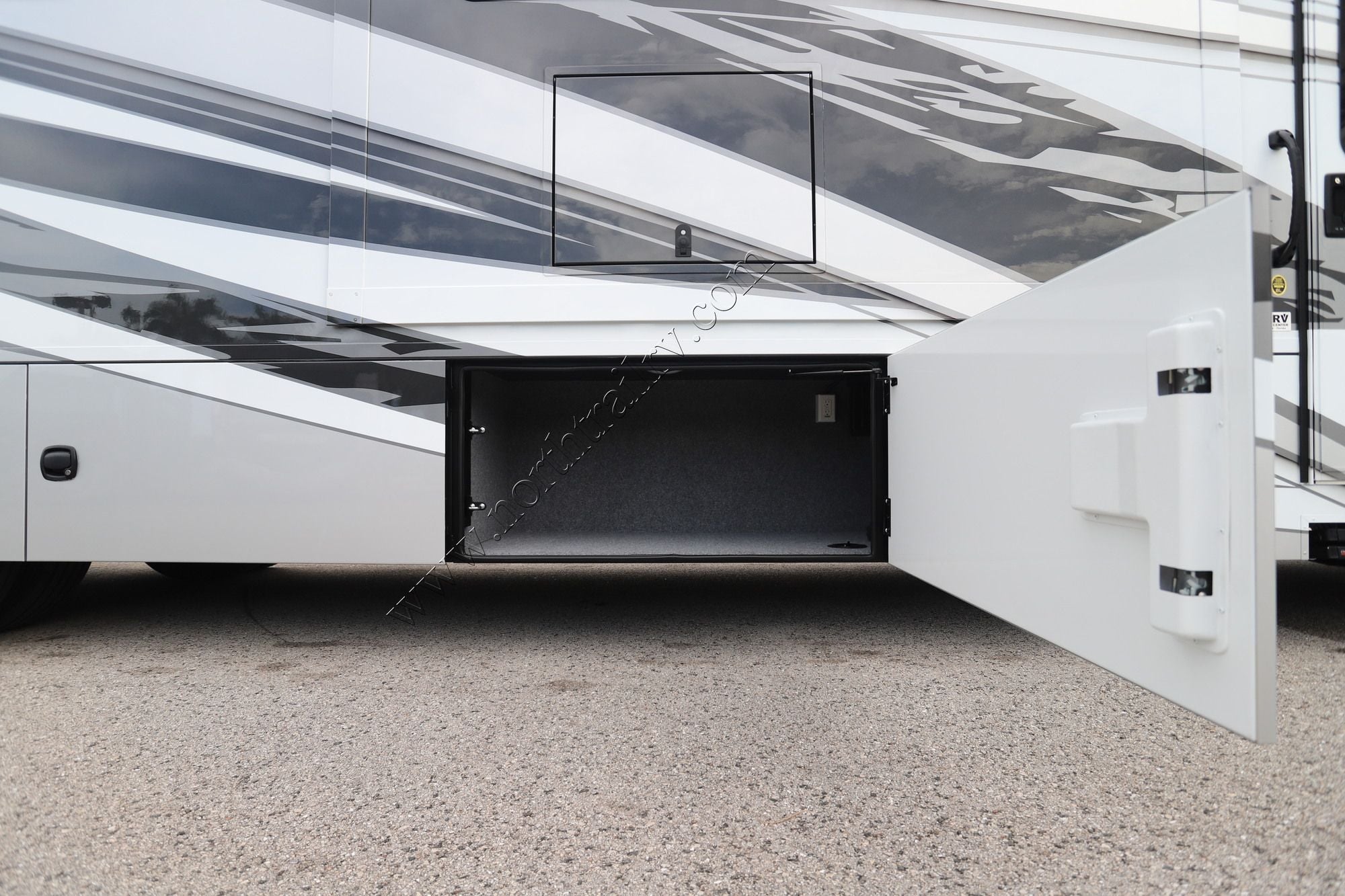 New 2027 Renegade Rv Verona 40VTR Super C  For Sale