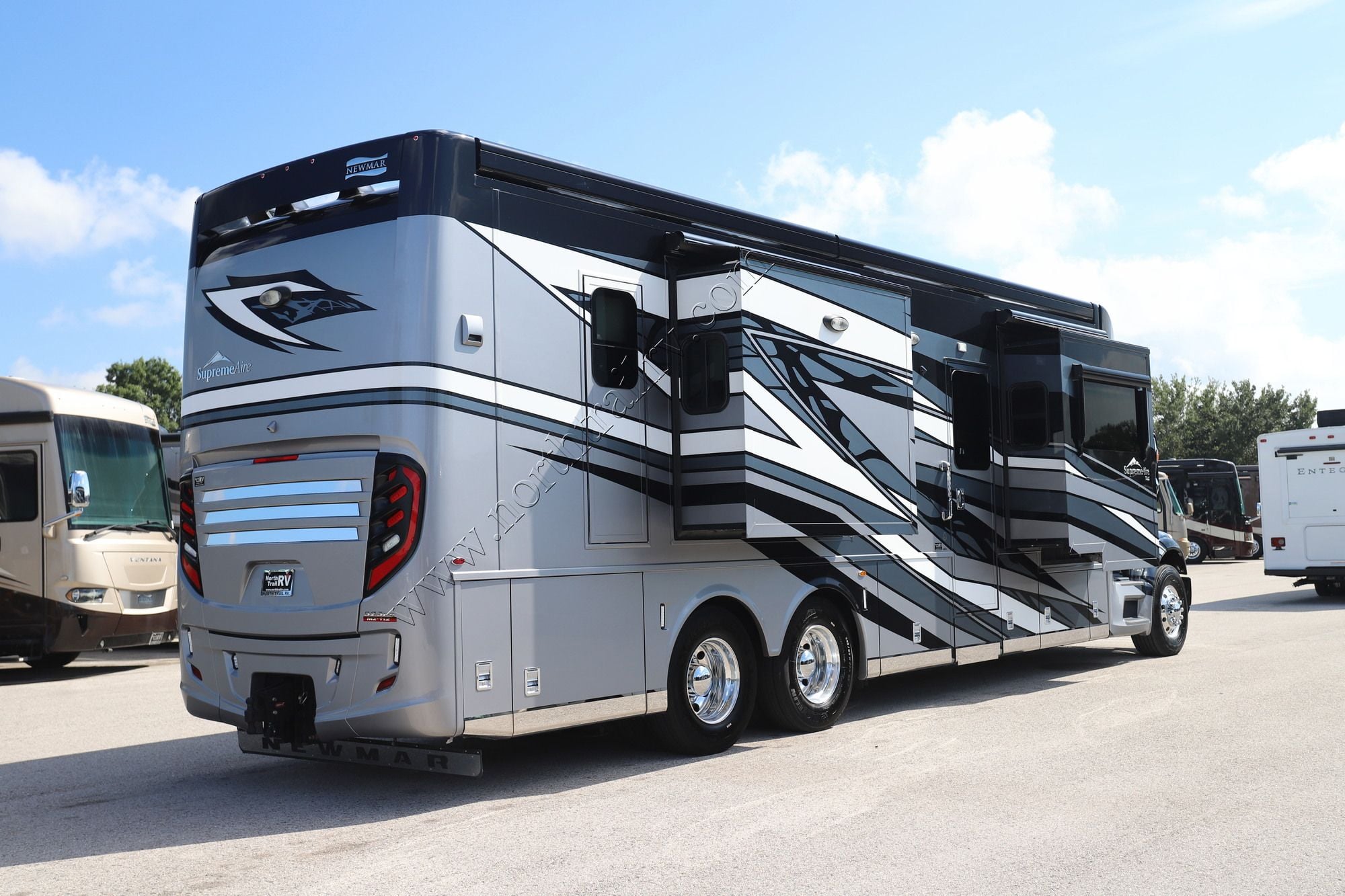 Used 2025 Newmar Supreme Aire 4051 Super C  For Sale