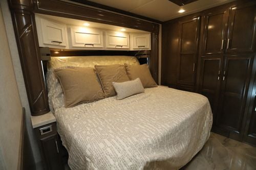 2027 Newmar Supreme Aire 3827