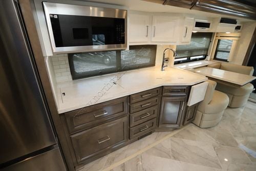 2027 Newmar Supreme Aire 3827