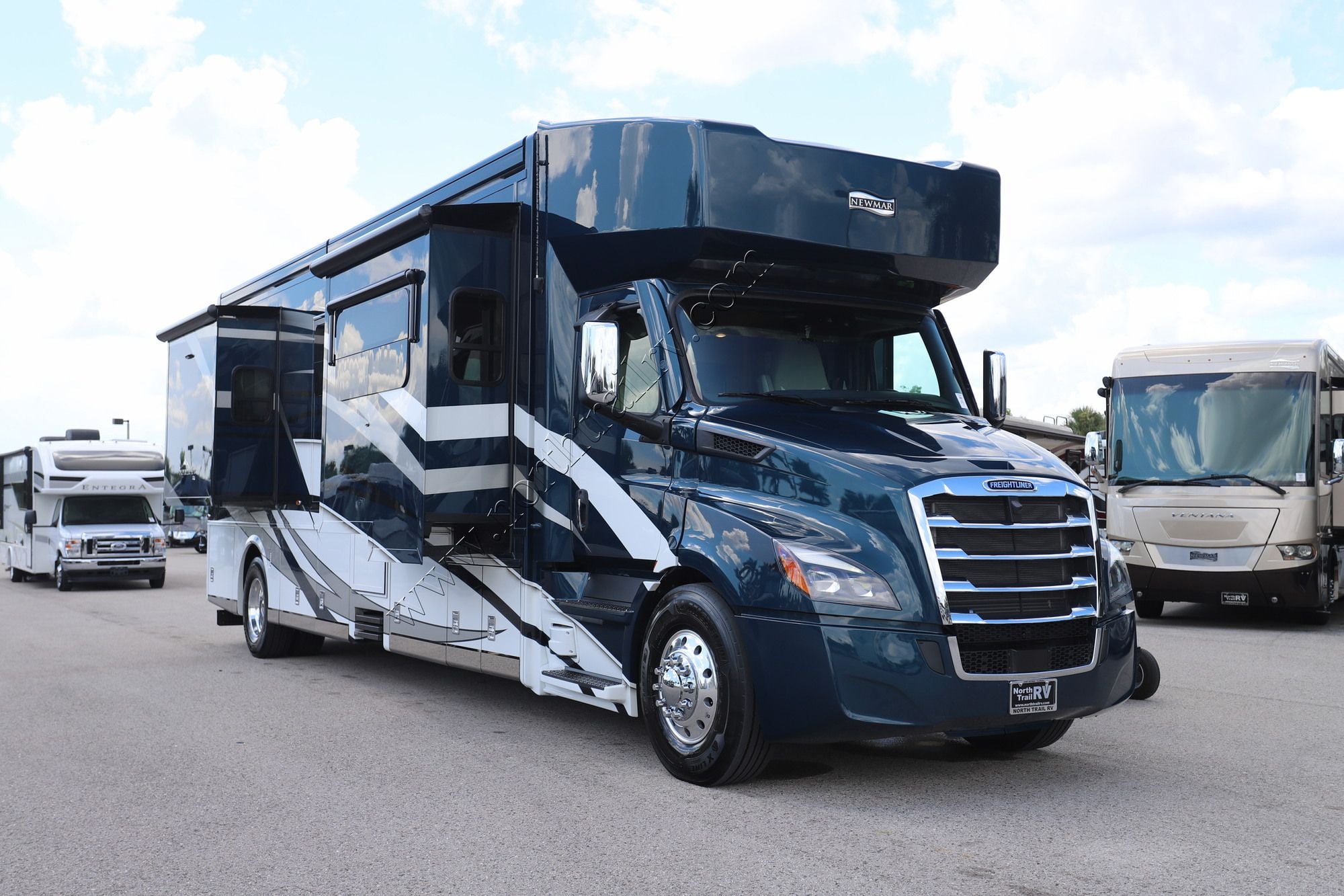 New 2027 Newmar Supreme Aire 3827 Super C  For Sale