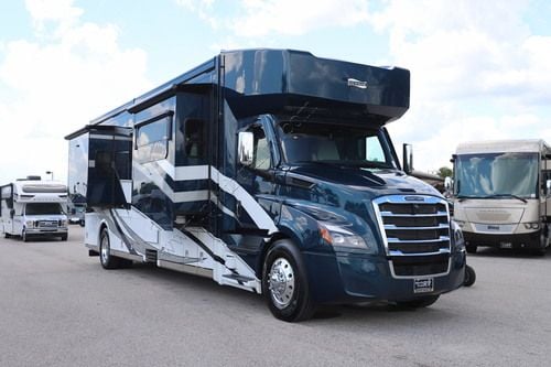 2027 Newmar Supreme Aire 3827