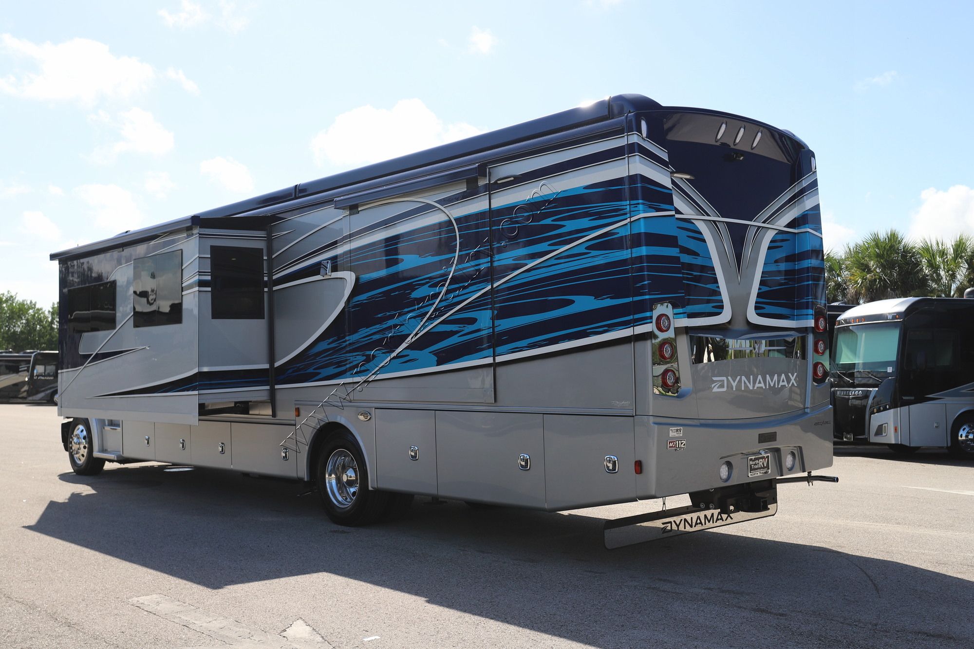 New 2027 Dynamax Dynaquest Xl 3700RB Super C  For Sale