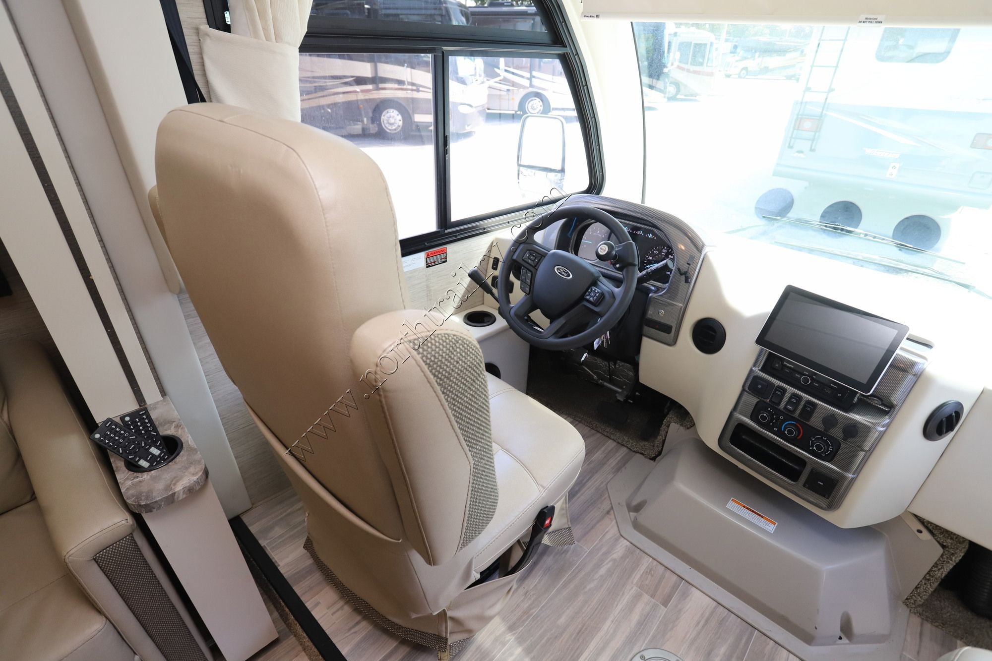 Used 2023 Thor Axis 24.1 Class A  For Sale