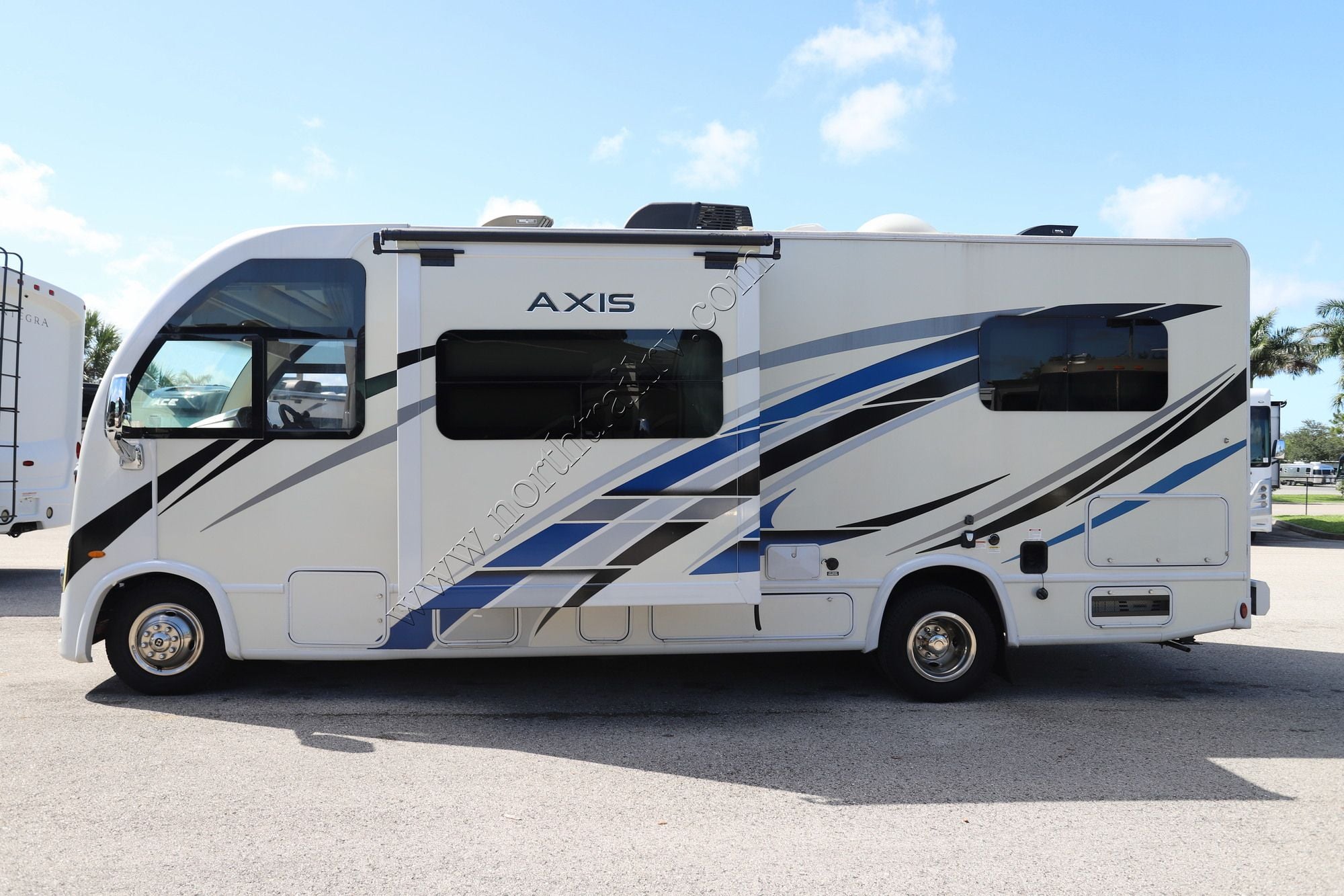 Used 2023 Thor Axis 24.1 Class A  For Sale