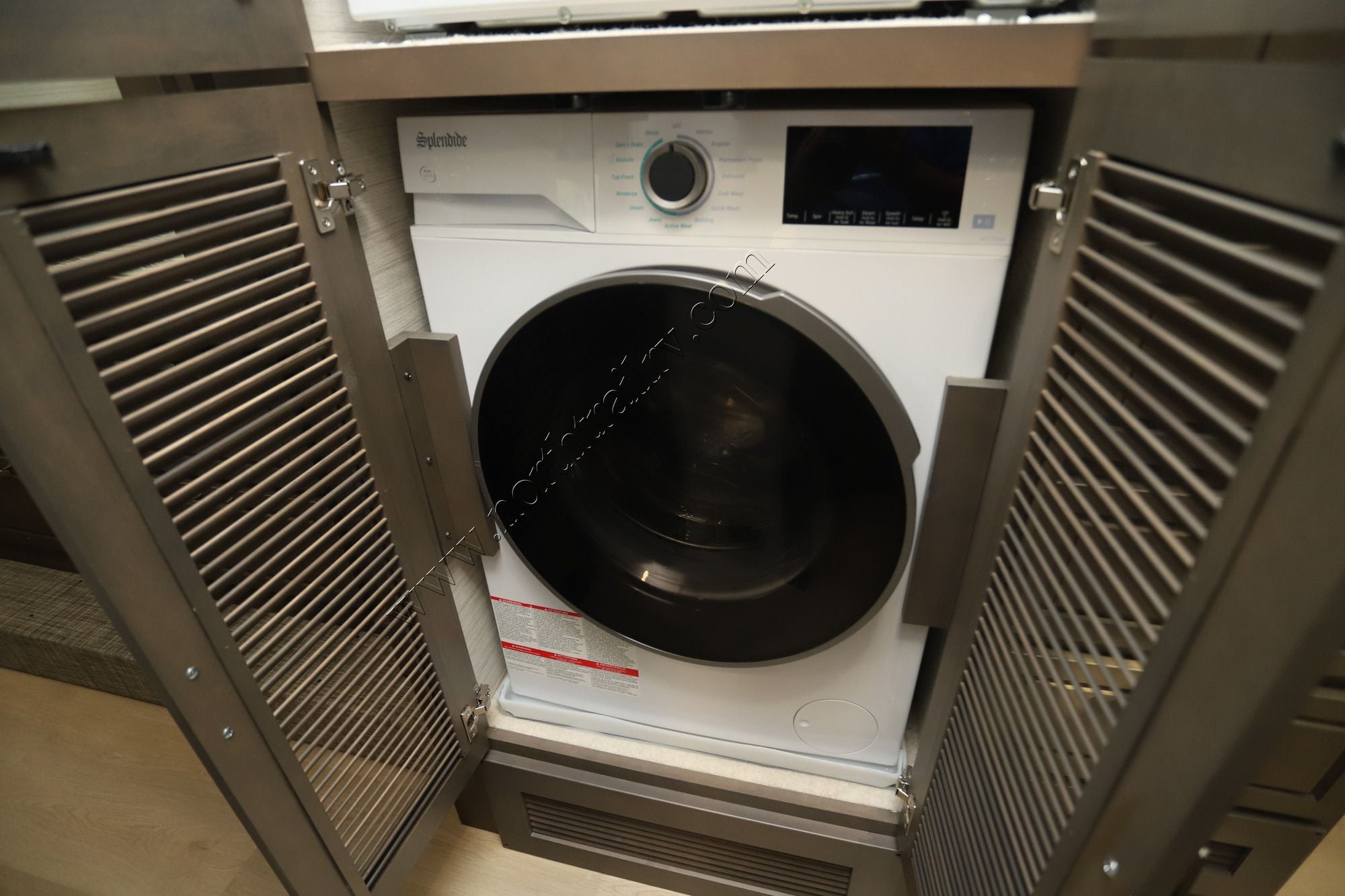 New 2027 Dynamax Dynaquest Xl 3700RB Super C  For Sale