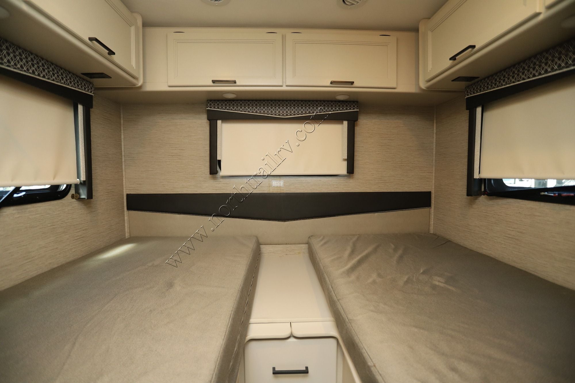 Used 2023 Thor Axis 24.1 Class A  For Sale