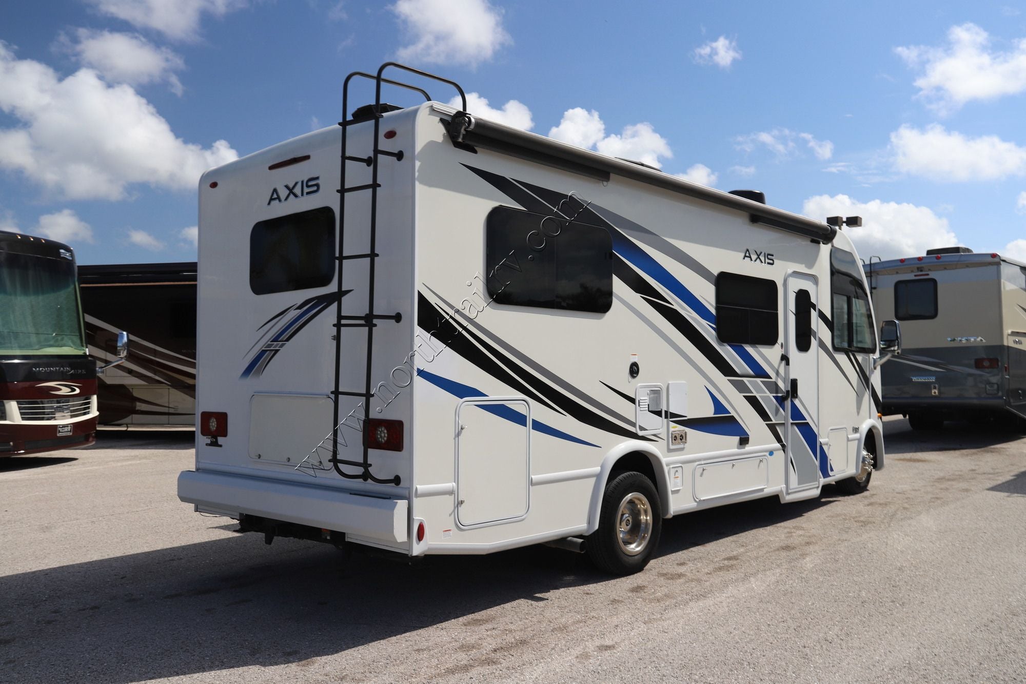 Used 2023 Thor Axis 24.1 Class A  For Sale