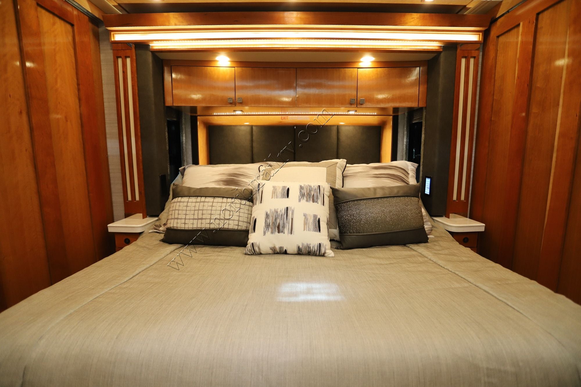 Used 2021 Tiffin Motor Homes Zephyr 45PZ Class A  For Sale