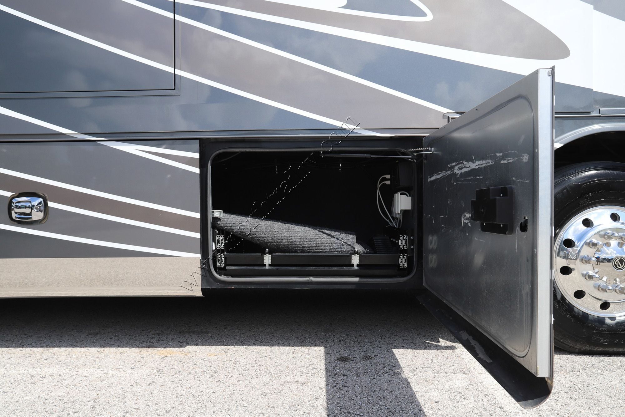 Used 2021 Tiffin Motor Homes Zephyr 45PZ Class A  For Sale