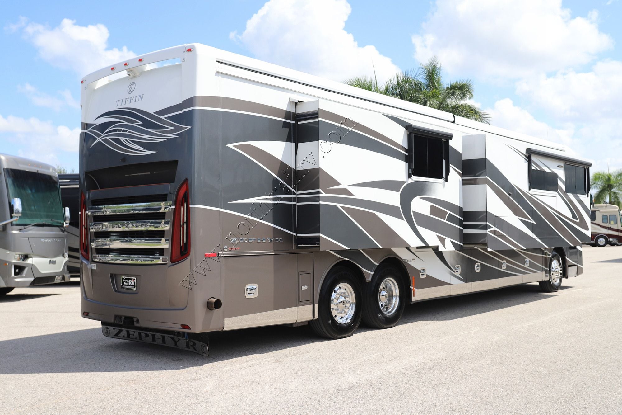 Used 2021 Tiffin Motor Homes Zephyr 45PZ Class A  For Sale