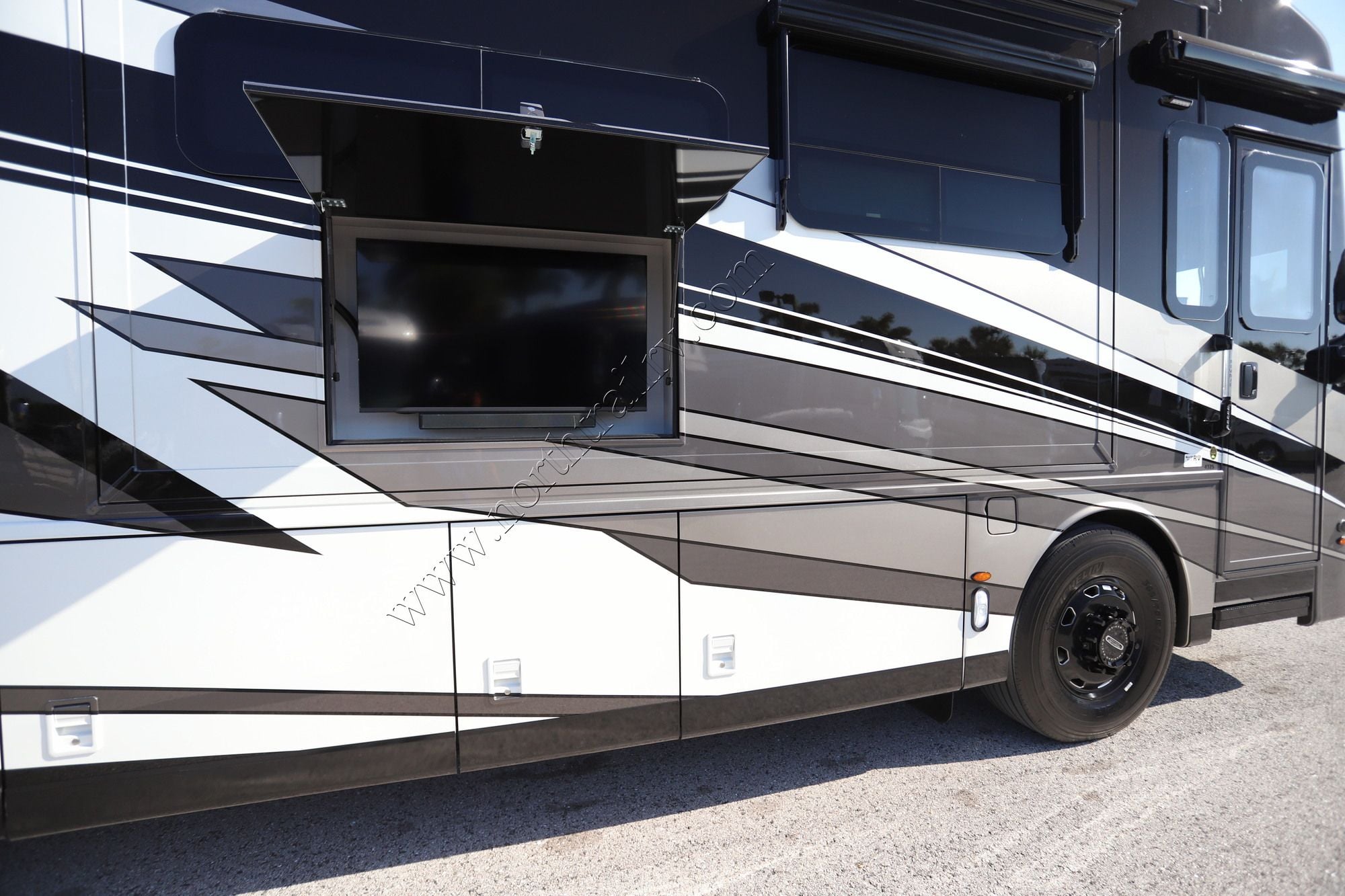 New 2027 Newmar Dutch Star 4325 Class A  For Sale