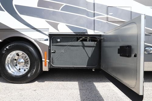 2021 Tiffin Motor Homes Zephyr 45PZ Class A
