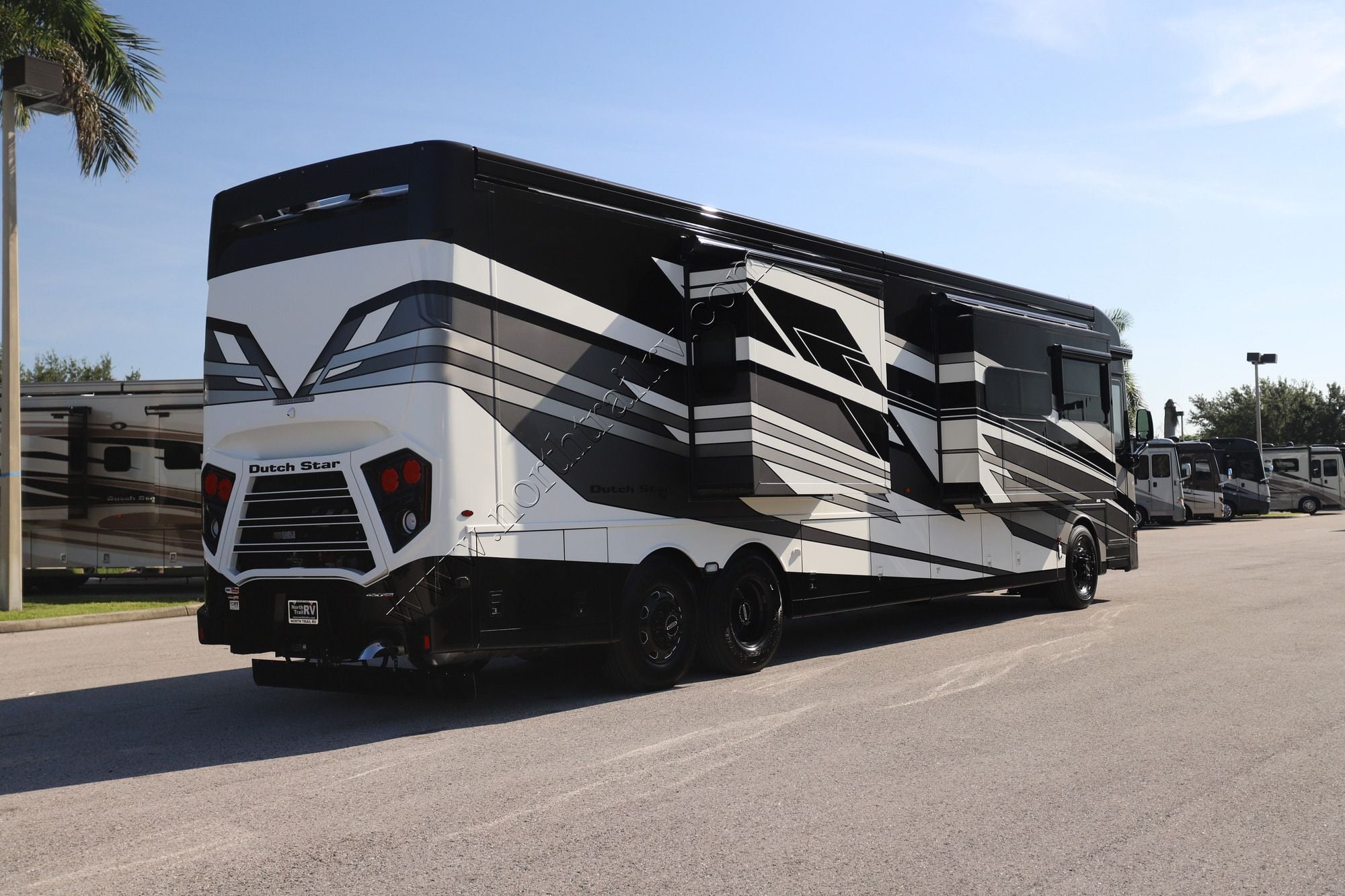 New 2027 Newmar Dutch Star 4325 Class A  For Sale