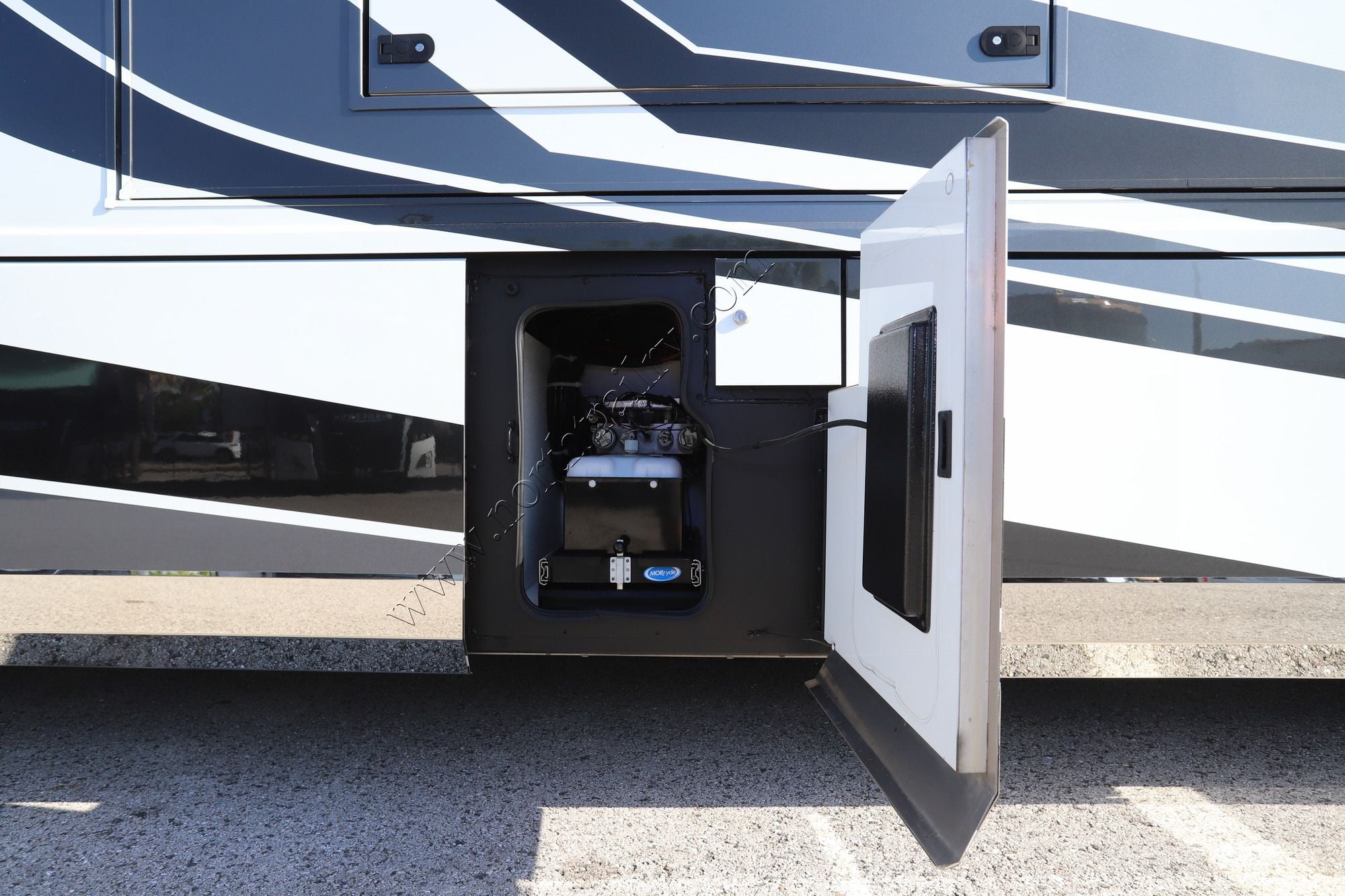 Used 2024 American Coach Dream 42V Class A  For Sale