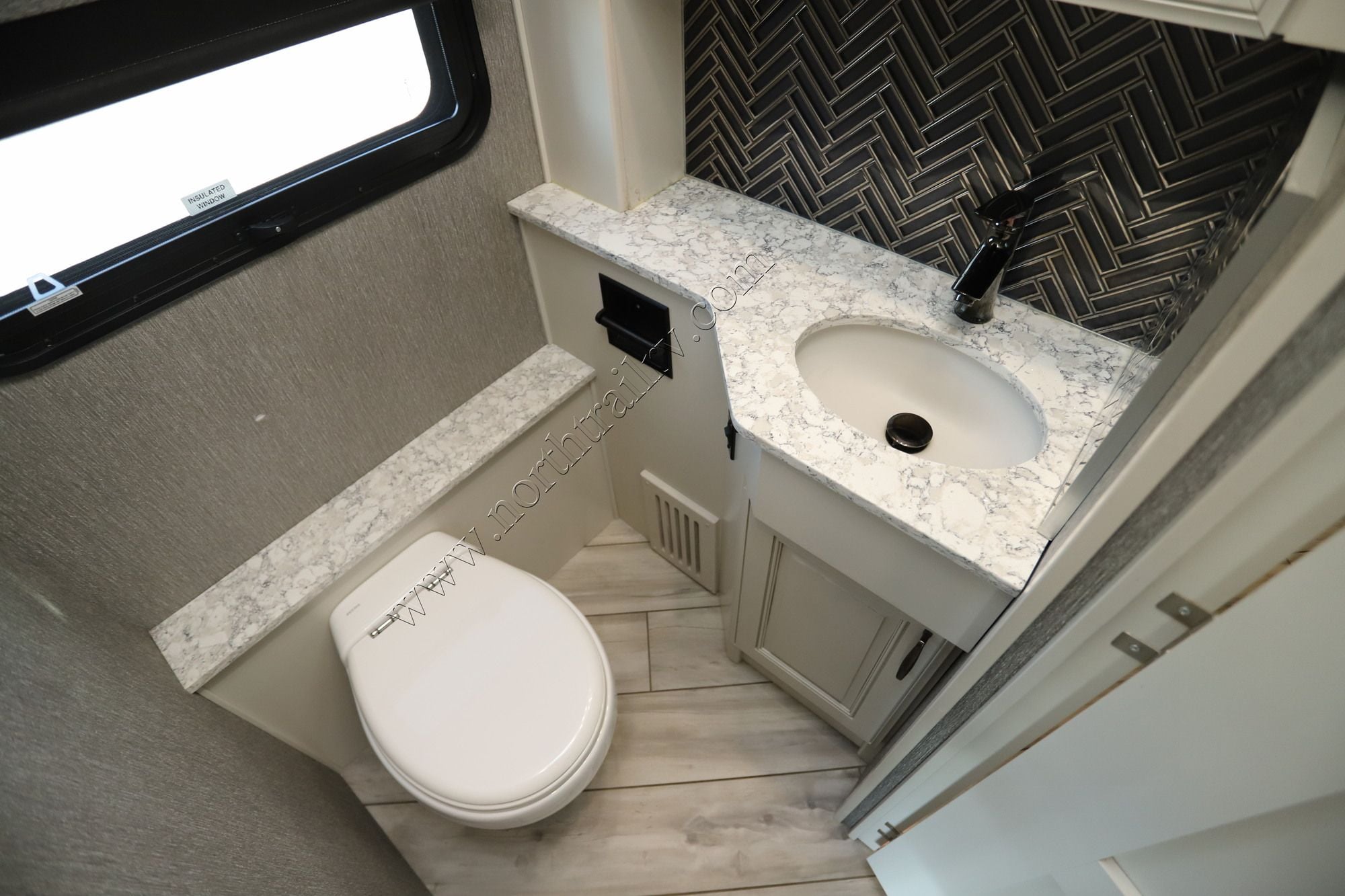 Used 2024 American Coach Dream 42V Class A  For Sale