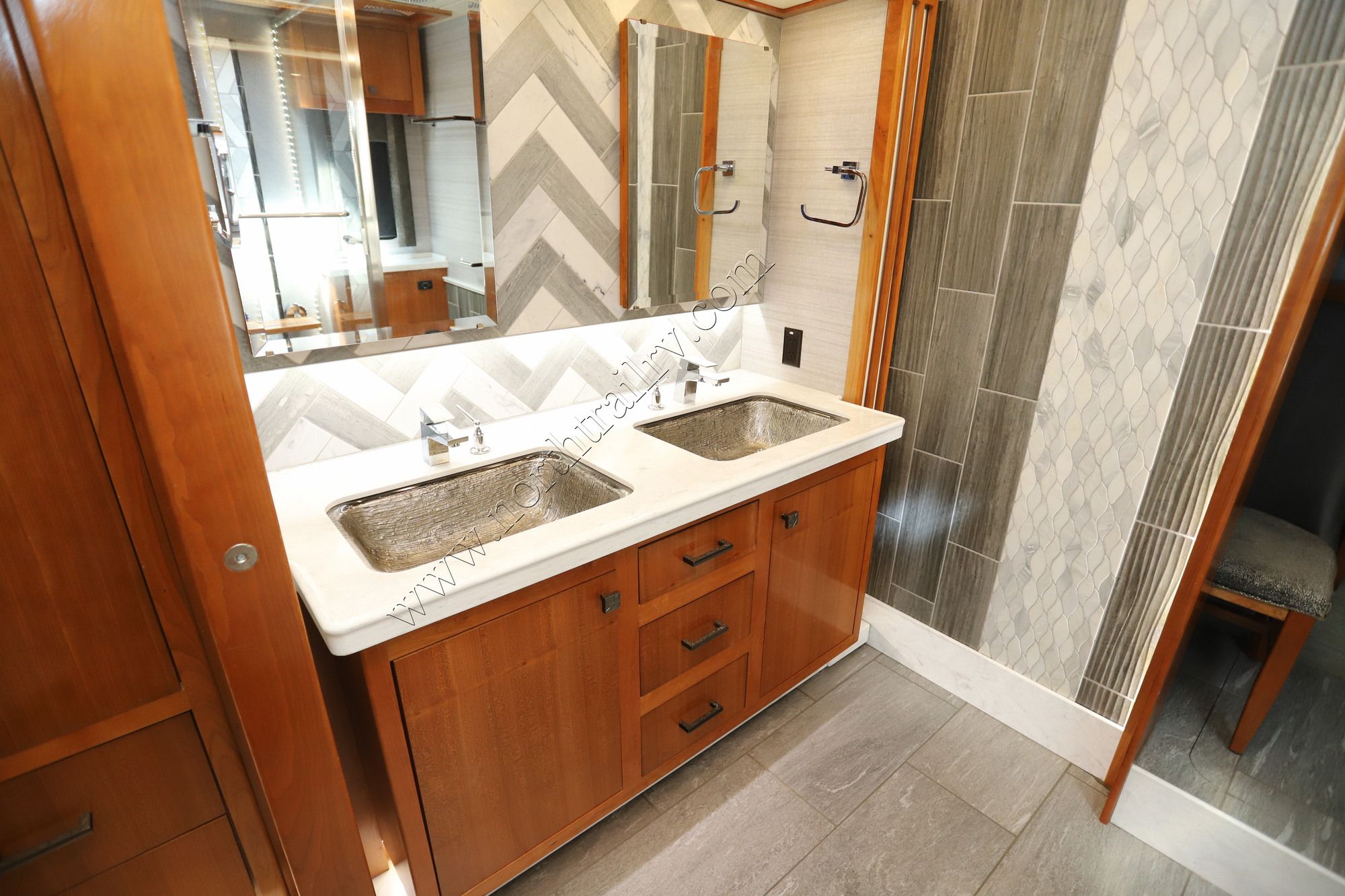 Used 2021 Tiffin Motor Homes Zephyr 45PZ Class A  For Sale