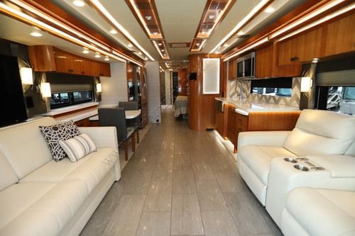 2021 Tiffin Motor Homes Zephyr 45PZ Class A