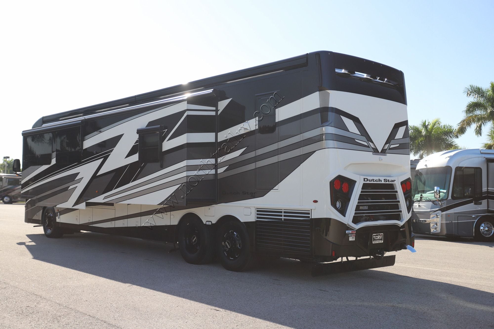 New 2027 Newmar Dutch Star 4325 Class A  For Sale