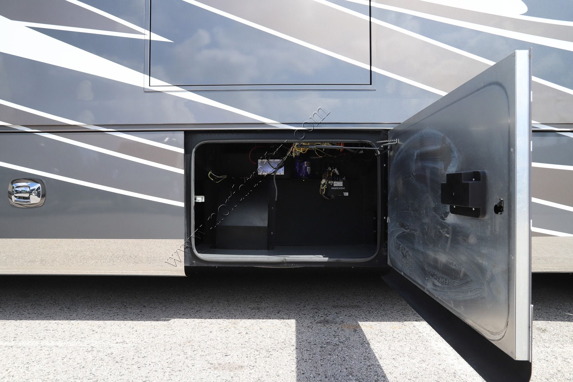 Used 2021 Tiffin Motor Homes Zephyr 45PZ Class A  For Sale