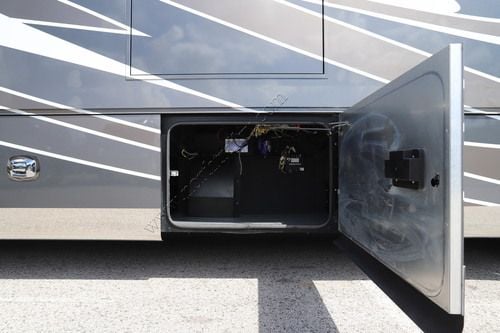 2021 Tiffin Motor Homes Zephyr 45PZ Class A