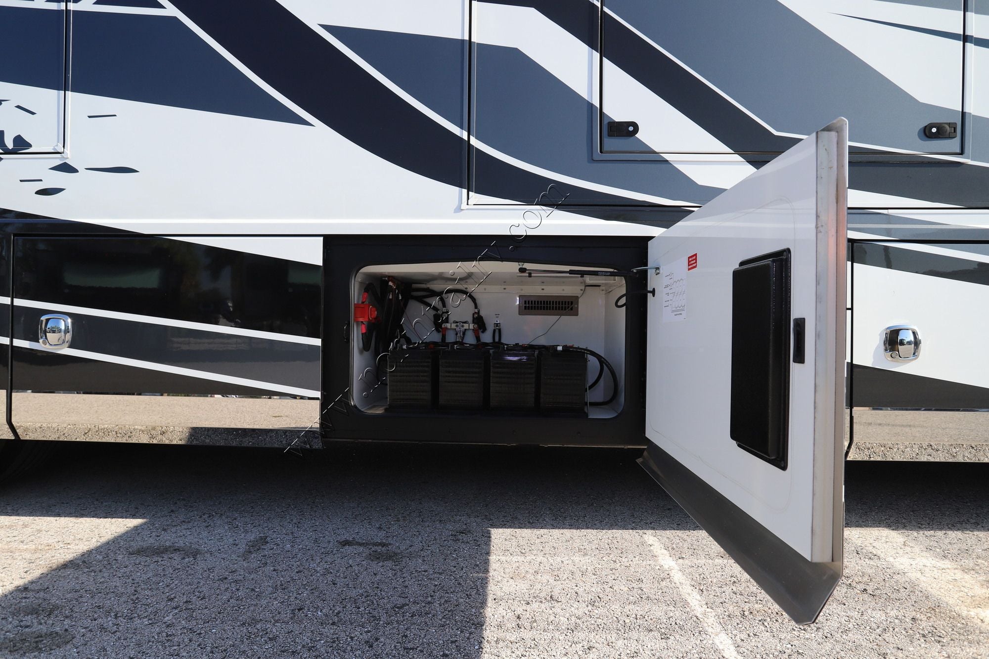 Used 2024 American Coach Dream 42V Class A  For Sale