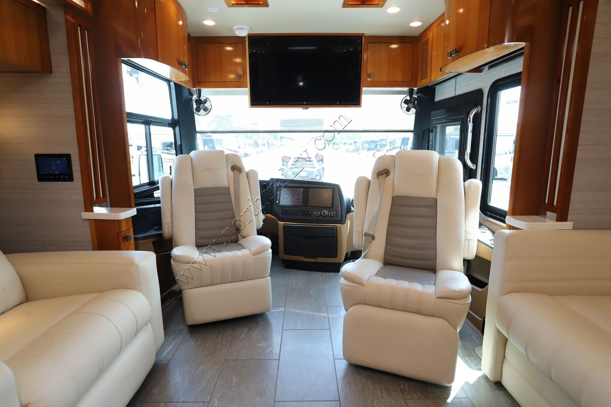 Used 2021 Tiffin Motor Homes Zephyr 45PZ Class A  For Sale