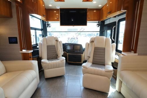 2021 Tiffin Motor Homes Zephyr 45PZ Class A