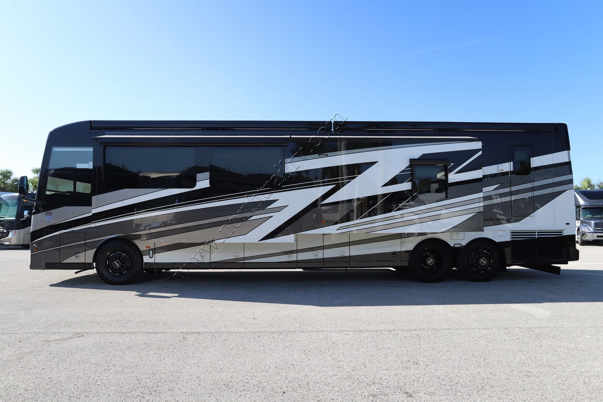 New 2027 Newmar Dutch Star 4325 Class A  For Sale