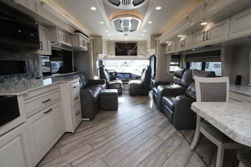 2024 American Coach Dream 42V