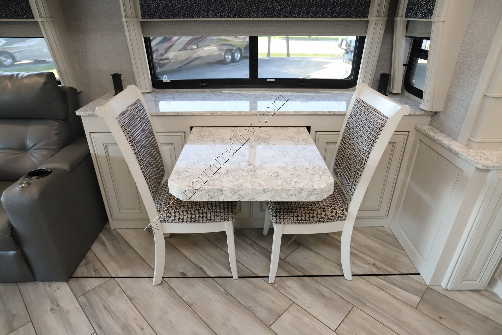 Used 2024 American Coach Dream 42V Class A  For Sale