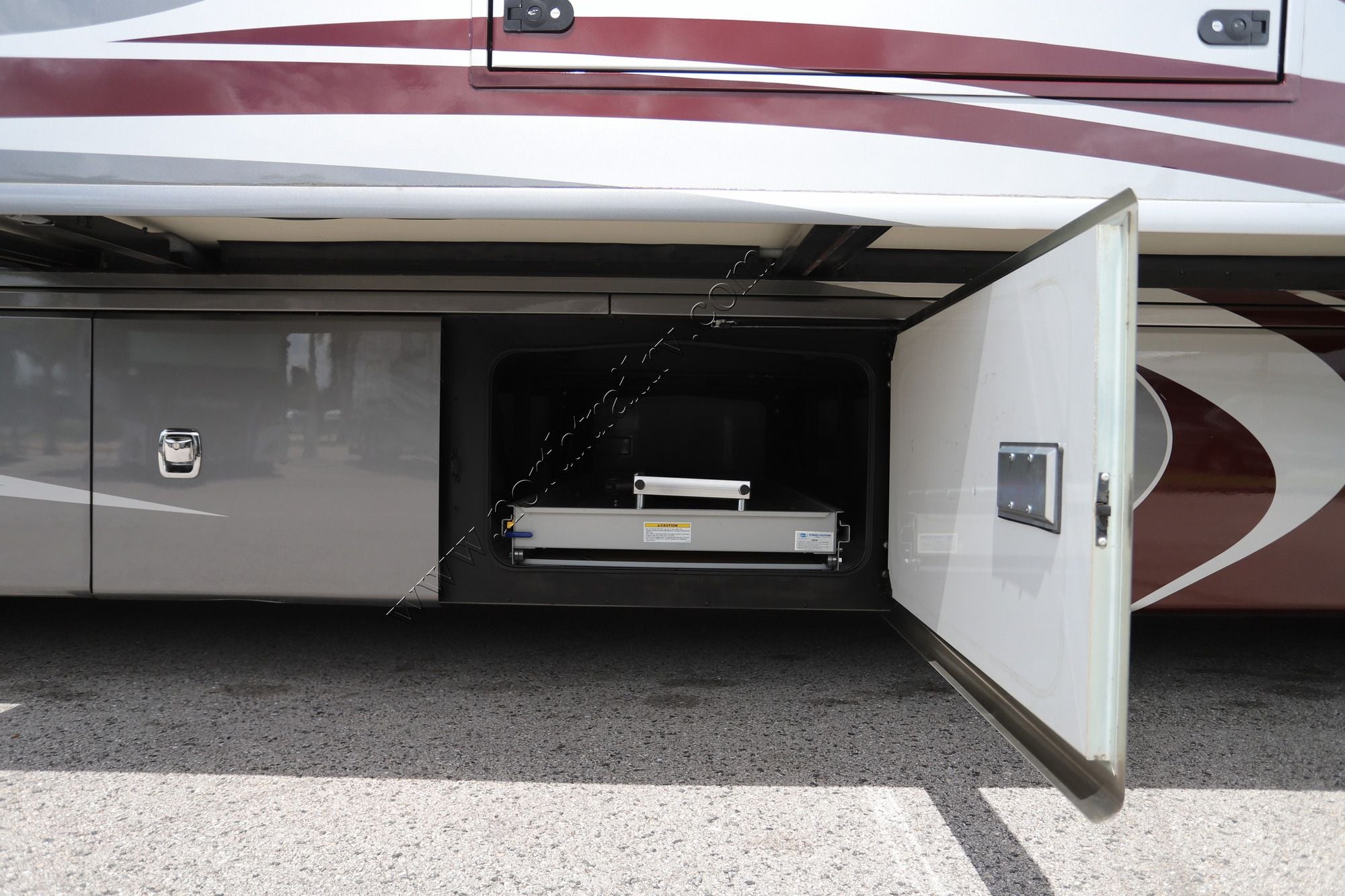 Used 2022 Fleetwood Discovery Lxe 44B Class A  For Sale