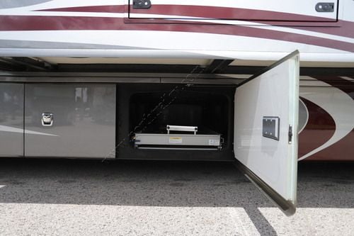 2022 Fleetwood Discovery Lxe 44B