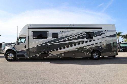 2025 Newmar Super Star 4059