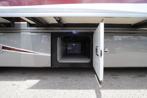 2022 Fleetwood Discovery Lxe 44B