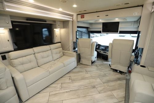 2022 Fleetwood Discovery Lxe 44B