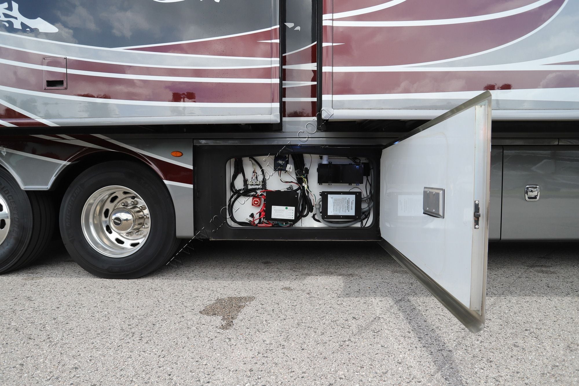 Used 2022 Fleetwood Discovery Lxe 44B Class A  For Sale