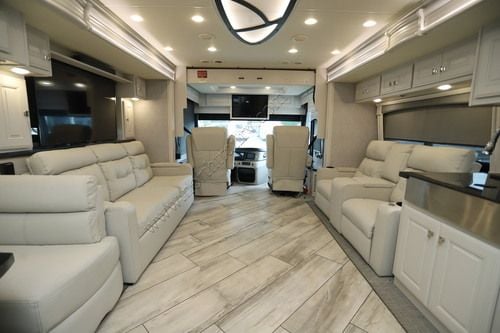 2022 Fleetwood Discovery Lxe 44B