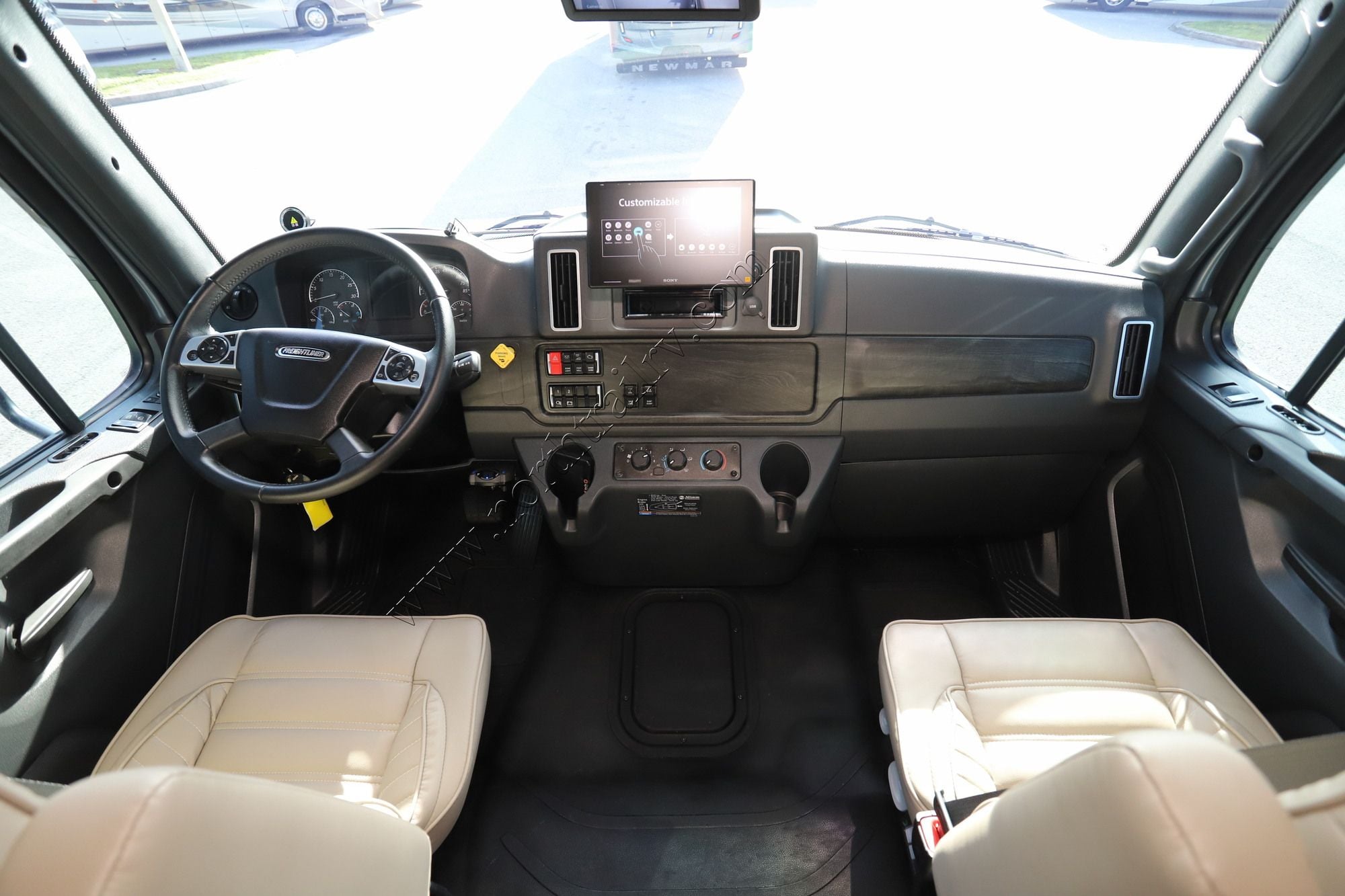 Used 2026 Dynamax Dx3 34KD Super C  For Sale