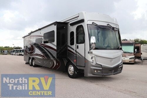2022 Fleetwood Discovery Lxe 44B