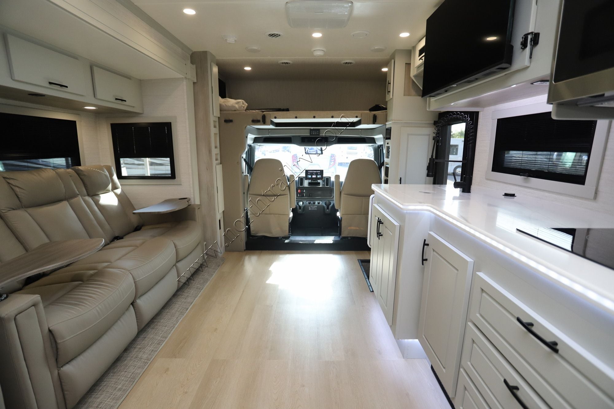 Used 2026 Dynamax Dx3 34KD Super C  For Sale