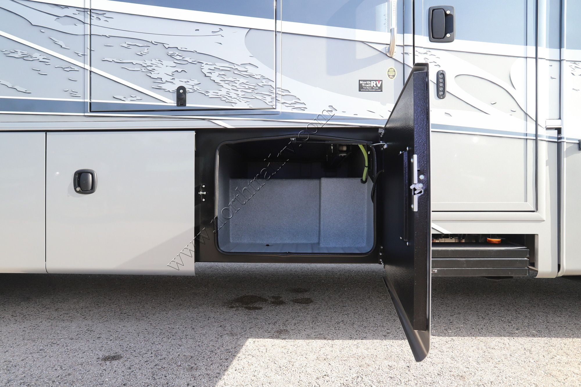Used 2026 Dynamax Dx3 34KD Super C  For Sale