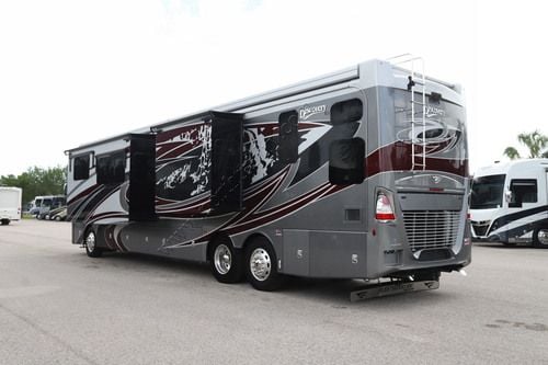 2022 Fleetwood Discovery Lxe 44B