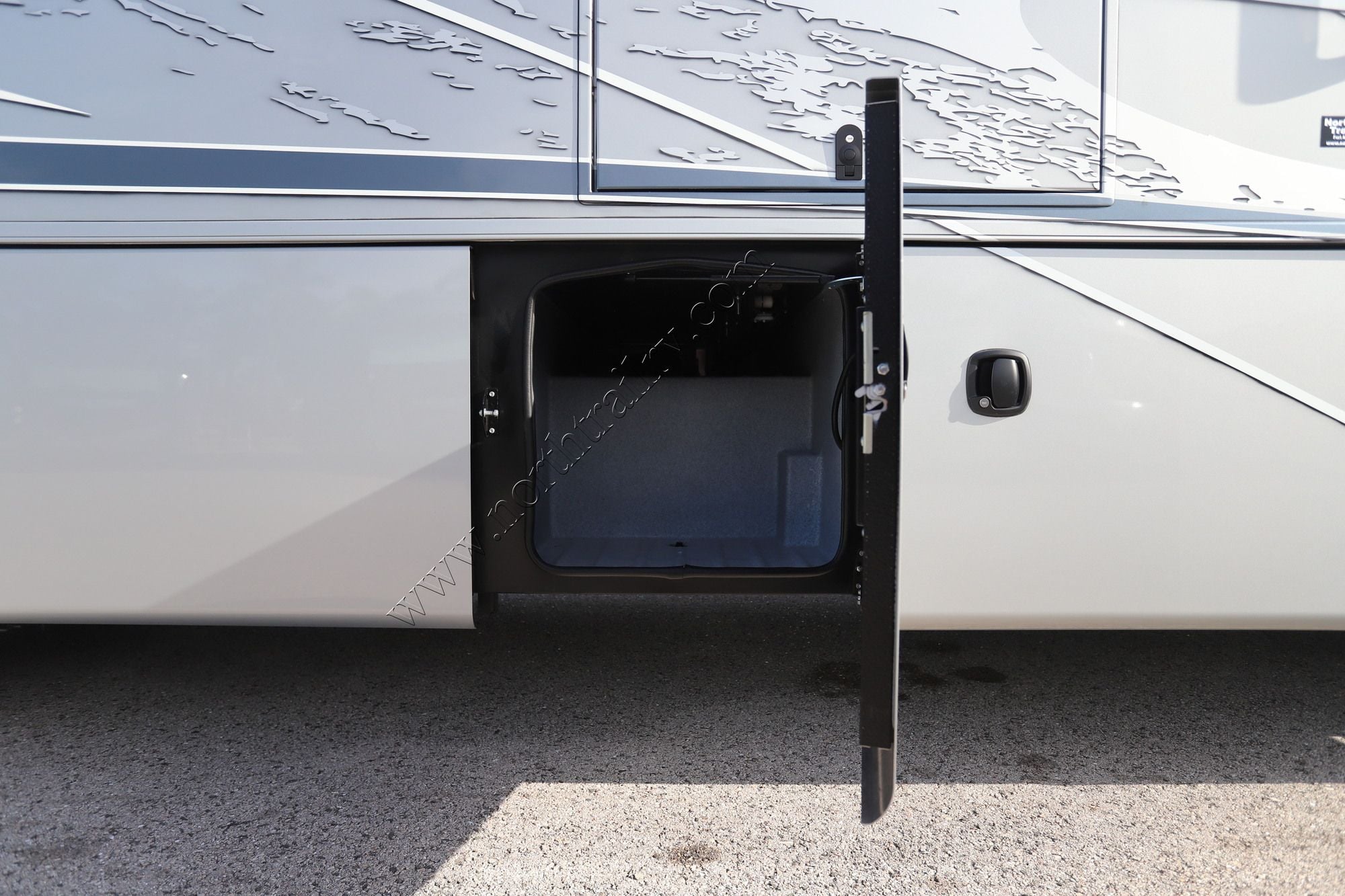 Used 2026 Dynamax Dx3 34KD Super C  For Sale
