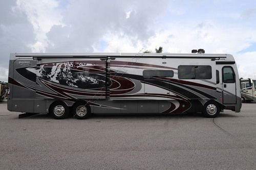 2022 Fleetwood Discovery Lxe 44B