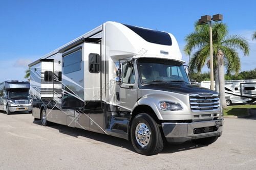 2025 Newmar Super Star 4059