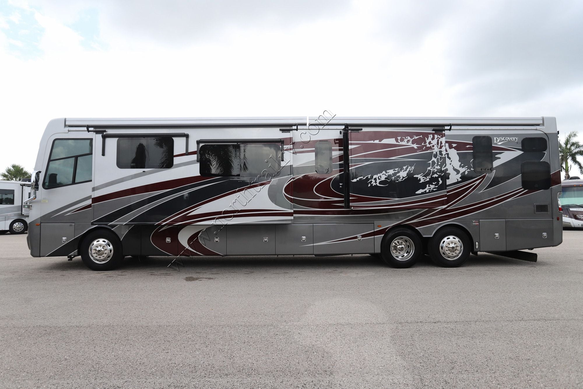 Used 2022 Fleetwood Discovery Lxe 44B Class A  For Sale