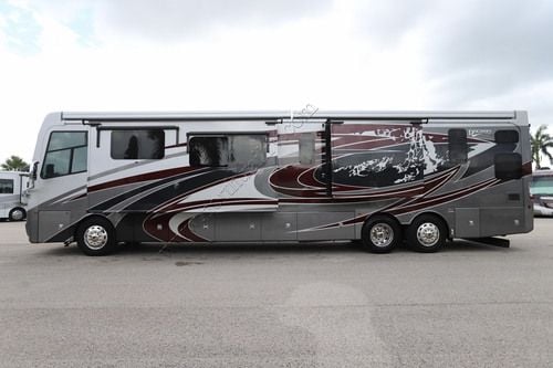 2022 Fleetwood Discovery Lxe 44B