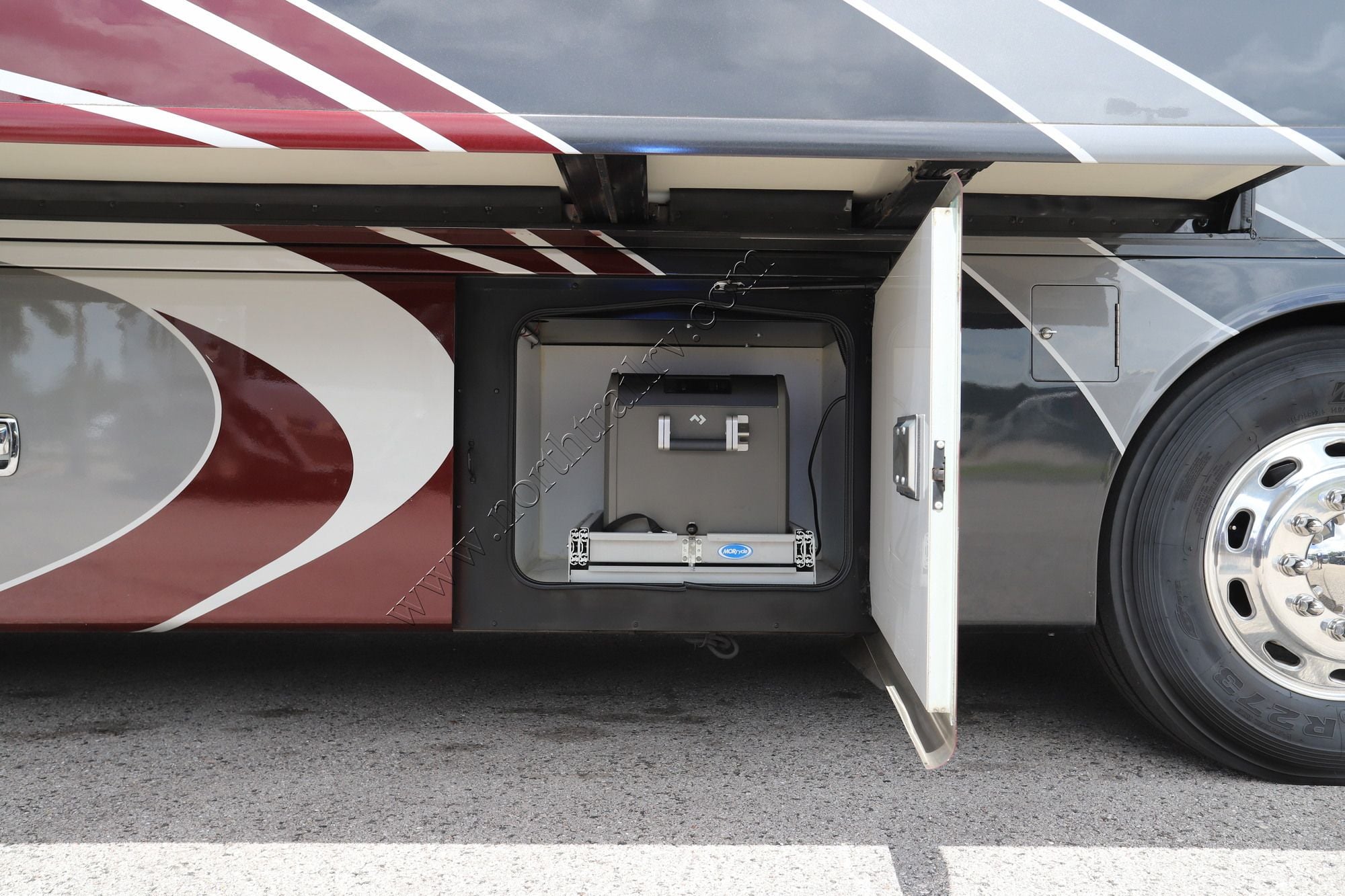 Used 2022 Fleetwood Discovery Lxe 44B Class A  For Sale