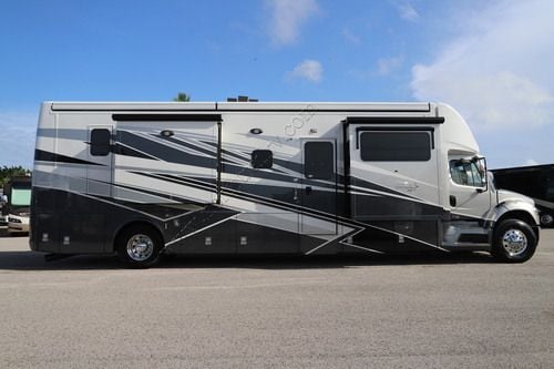 2025 Newmar Super Star 4059